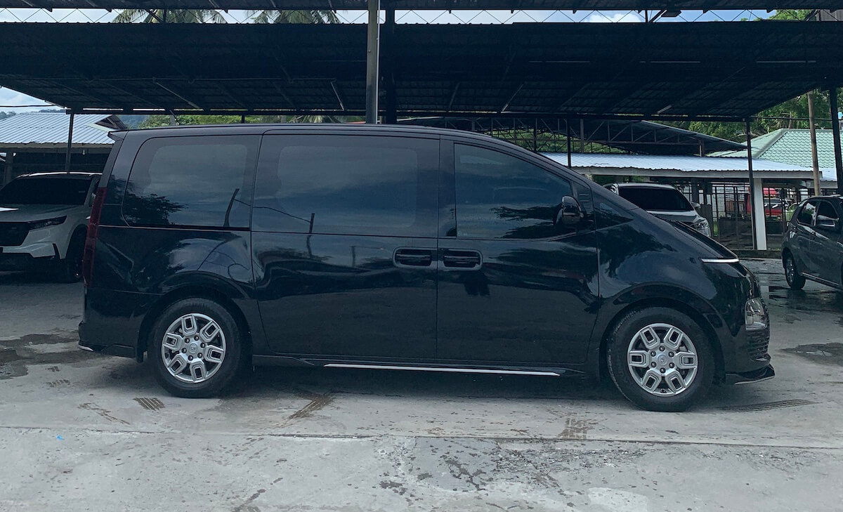 Luxury MPV 