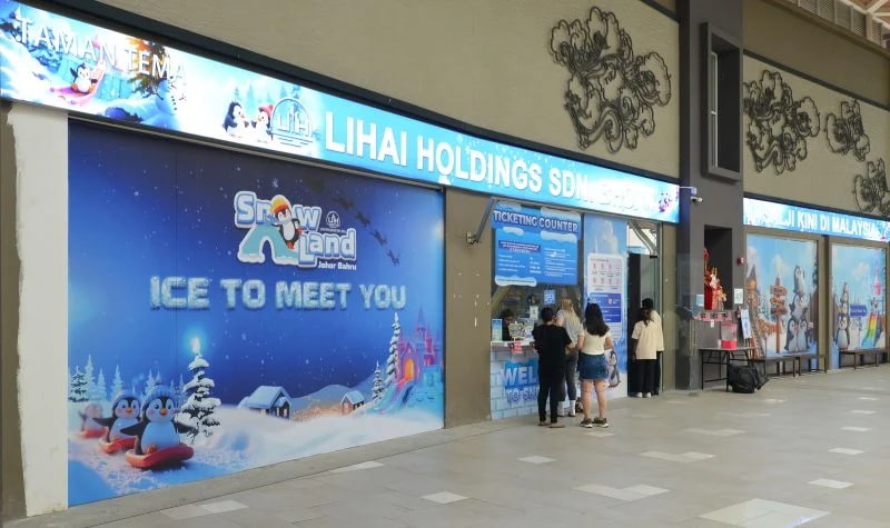 Things to Do in Johor Bahru During Christmas SnowLand Johor Bahru